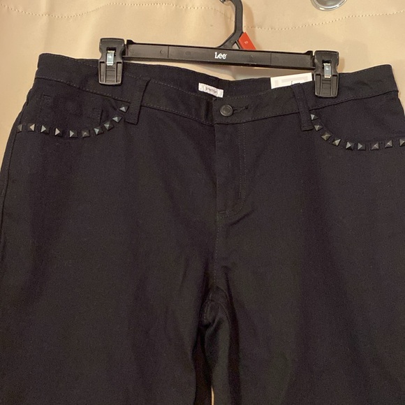 Jeans - Picture 2 of 11